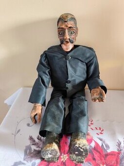 Stará drevená figúrka bábka