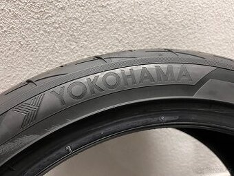 Yokohama Advan fleva V701 R19