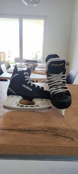 Bauer Supereme s140 velkost 29.5