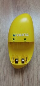 Nabíjačka batérií Varta 57062 - 1