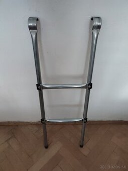 Rebrík k trampolíne