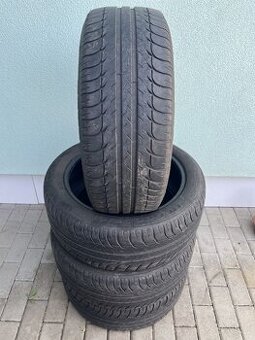 225/45R17