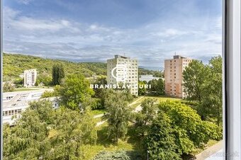 REZERVOVANÉ Na predaj 3-izbový byt, 67 m2, čiastočne zrekonš