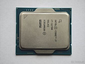 Intel i7-12700