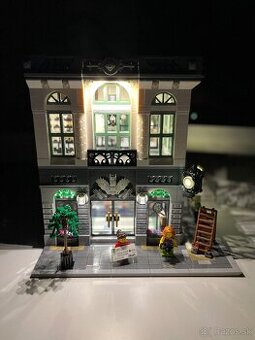 LEGO Creator Expert 10251 Brick Bank - Z VÝSTAVKY + SVĚTLA