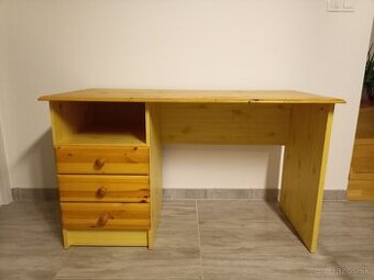 Písací stolík so zásuvkami