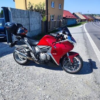 Honda vfr 1200f