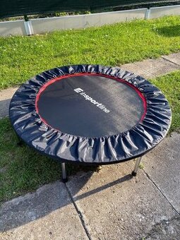 Trampolína