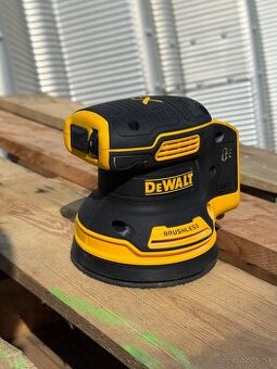 AKU Excentricka bruska Dewalt