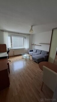 Svetlý 2i byt s loggiou a pivnicou v Ružinove