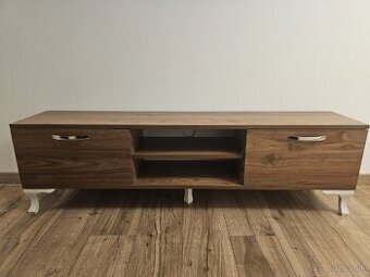 Moderná skrinka pod TV