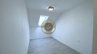 PREDAJ - priestranný 2-izbový BYT - prevedenie ŠTANDART