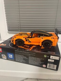 Lego Chevrolet Corvette ZR1 42093