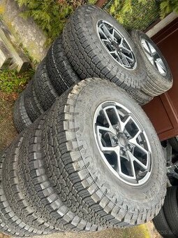 Jeep Wrangler 255/75 r17 A/T sada - 1