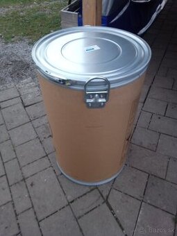 Nádoba,sud na krmivo a rôzne materiály