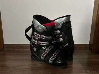 Predám lyže, lyžiarky a paličky