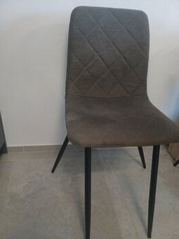 Jedálenské stoličky