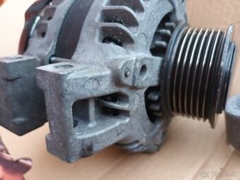 Alternátor Honda