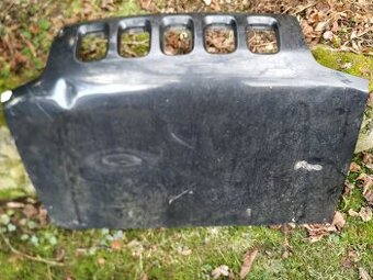 Suzuki Jimmy predná kapota