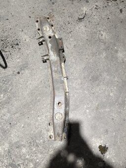 Priečka pod prevodovku Pajero 1