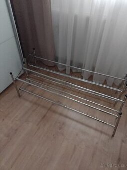 Skrinka drevený material