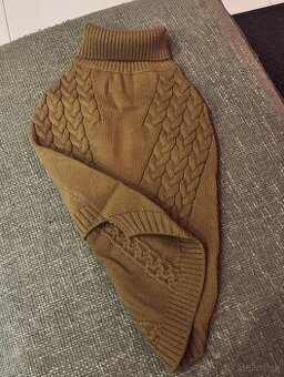 Pletený pulóver pre psíka