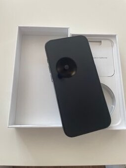 Krásny Iphone 15 PRO 128GB batéria 86 percent