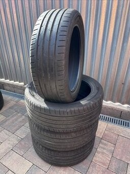 Letné pneu 215/50/18 Hankook/Falken