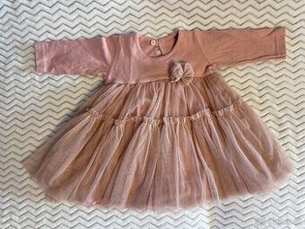 Krásne šaty s tylovou sukničkou a zapínaním na body