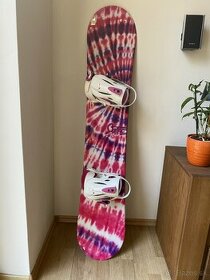 Predám dievčenský snowboard 136 cm + viazanie + topánky