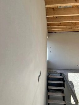 Sadrové strojové omietky – precízna robota od poctivej pa
