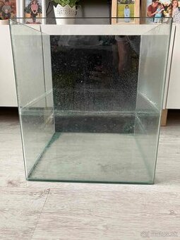 Predam akvarium Dennerle Cube 60l