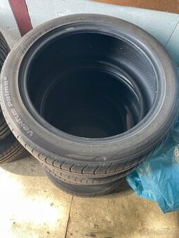 225/45 R17 hankook