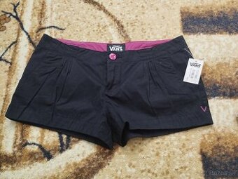 Nenosene damske sortky Vans