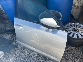 Prave predné spolujazdcove dvere Octavia 3