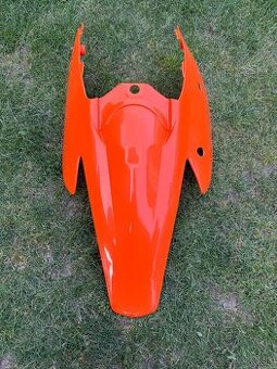 Dobrý deň, predám zadný blatník na enduro motorku. nový.