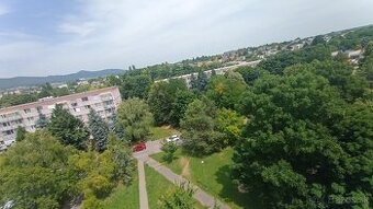 Na predaj: 4-izbový byt v obľúbenej lokalite Nitra – Chrenov