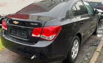 Chevrolet Cruze 1.6 2011 predám MOTOR F16D4, DVERE a iné Re