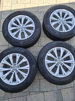 Elektrony VW R17 5x112 Pirelli 215/65 R17