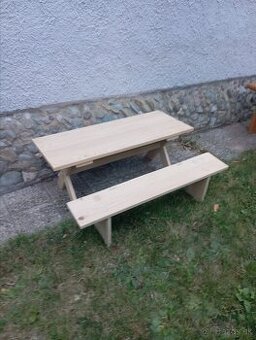 Detský stolík s lavicou