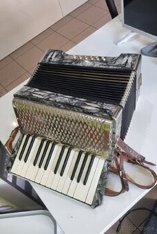 Akordeón Hohner Student II
