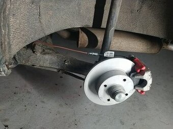 Predám držiaky zadných kotucovych bŕzd vw golf mk2 mk3