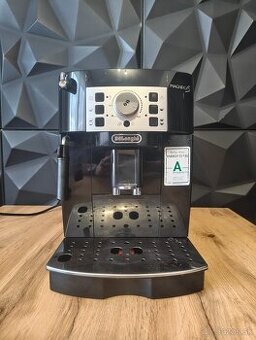 Automatický kávovar de'longhi magnifica s