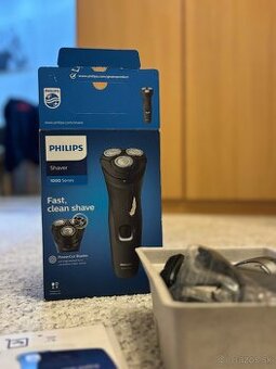Pánsky holiaci strojček Philips Series 1000