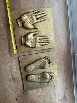 Ručne vyrobené zlaté odliatky rúk a nôh