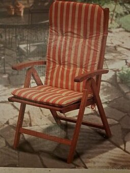 Skladacie polohovatelne kresla s potahom a stolik