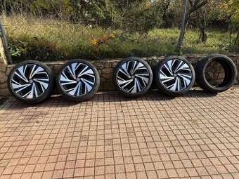 Letné pneumatiky na diskoch VW