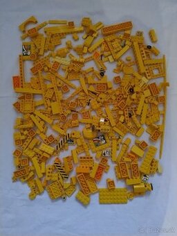 Originálne LEGO kocky - žltá 417 g