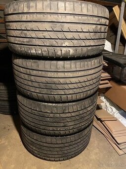 295/35 R21 107y KUMHO