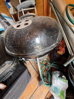 Záhradný gril na drevené uhlie Weber Bar-B-Kettle